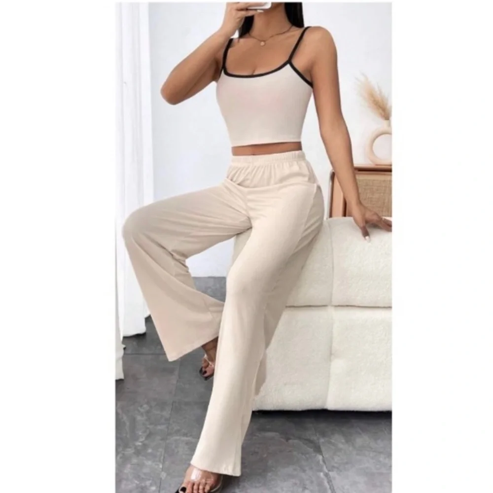 NIB TWO PIECE CONTRAST CAMI SET WITH ELASTIC BAND WIDE LEG PANTS! - Picture 4 of 6